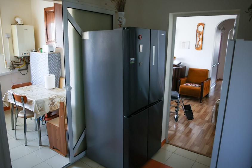 Apartament 4 camere etaj 2 zona centrului vechi Casa de Cultura Adjud