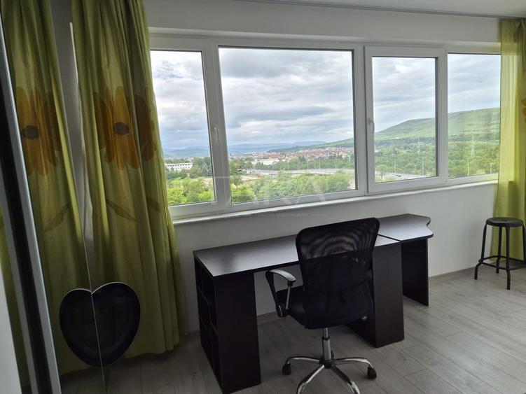 Apartament modern cu birou și panoramă deschisă – zona BMW.