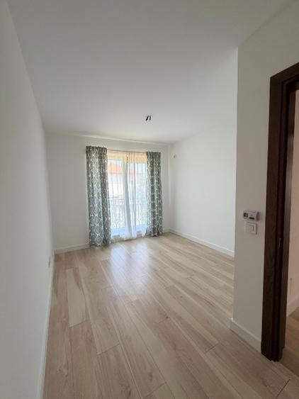 Casă tip duplex 4 camere 3 băi 3 locuri de parcare în Tunari