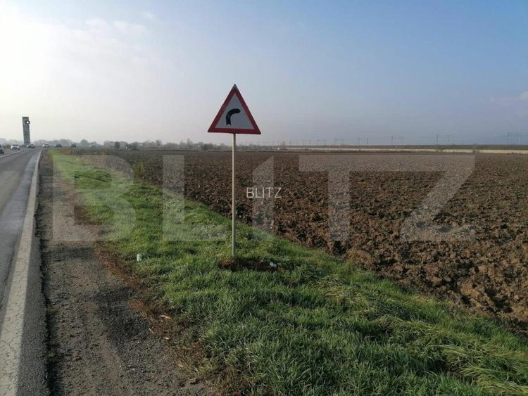Teren intravilan 4500 mp zona Oarda cu iesire la DN1 - 3
