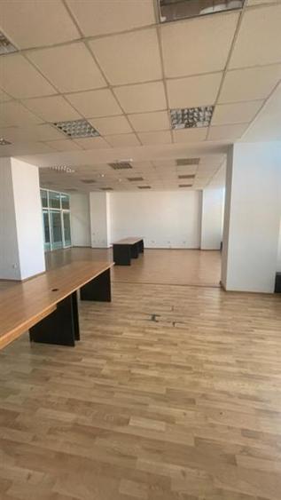 Vatra Luminoasa, spatiu birou