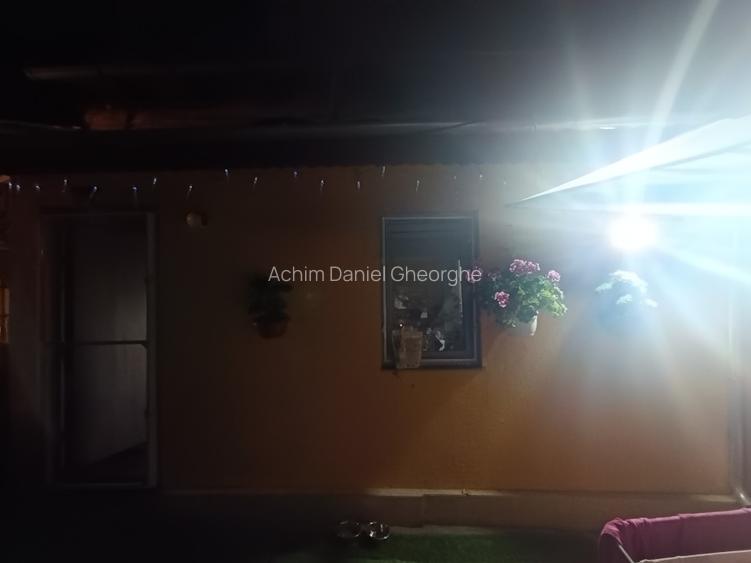 Se vinde casa + cota parte curte comuna ! - 8