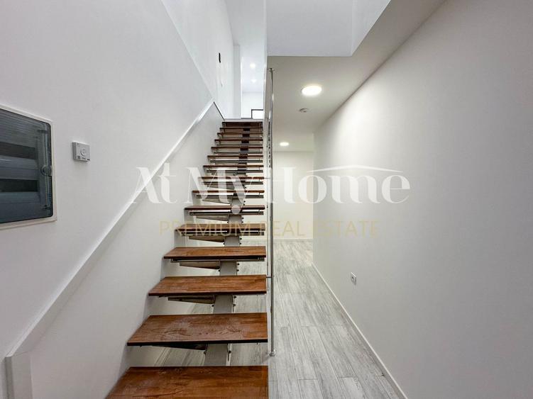 Duplex penthouse spatios si luminos cu 4 camere, nemobilat LUX, parcare, terasa