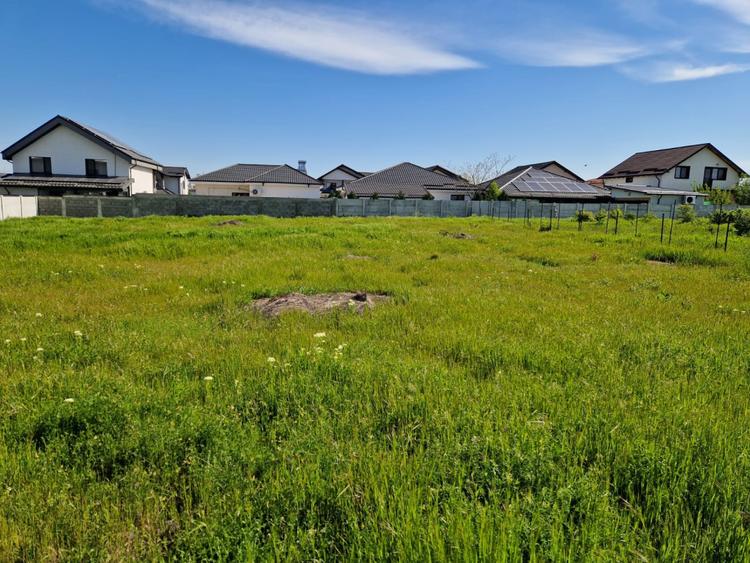 Parcelă 600 mp, de vânzare, zona Damila