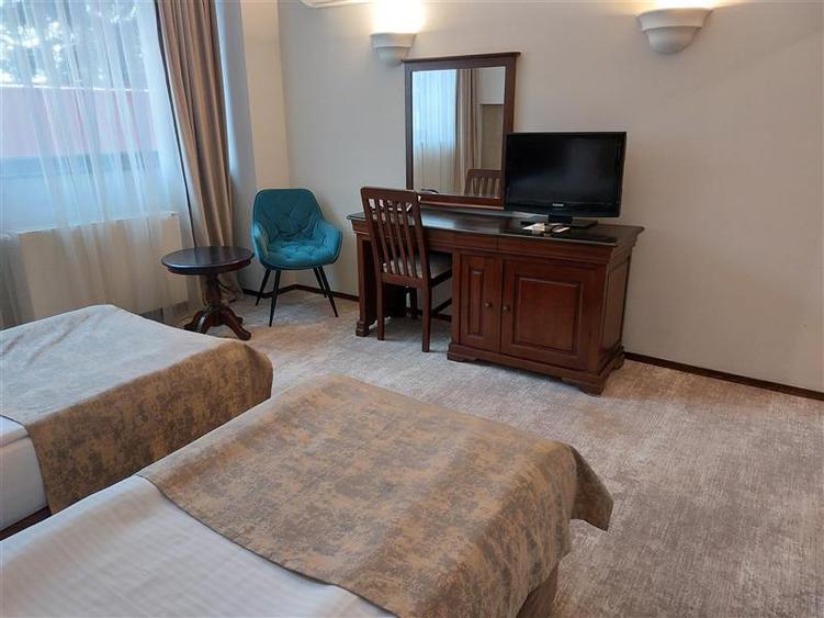 APARTAMENT 3 CAMERE, HOTEL ALPIN, POIANA BRASOV