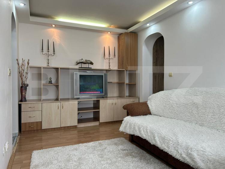 Apartament de 3 camere, 39 mp, zona Podu Ros