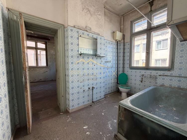 Vila cu 10 camere *540mp* // Zona Titulescu
