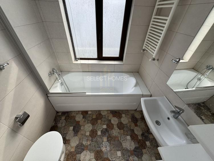 Vila renovata cu 8 camere si curte proprie de inchiriat *Aviatorilor* - 23