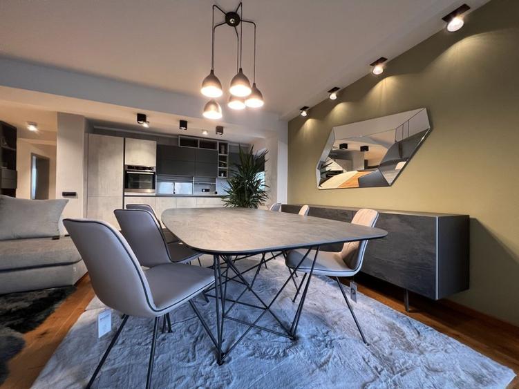 Oaza de lux in Centrul Civic: Apartament cu priveliste panoramica in Brasov