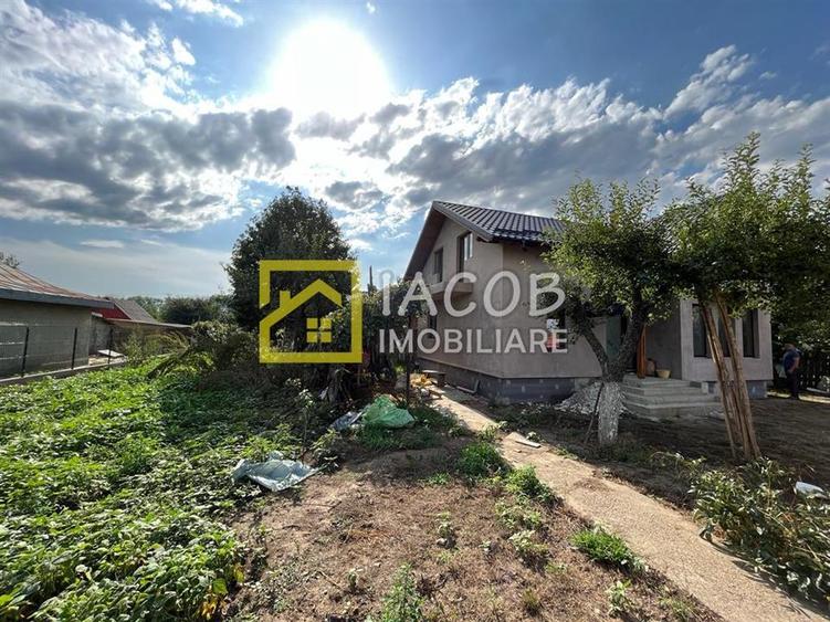 Casa la gri si teren 1070 mp, loc Dumbrava(Itesti), jud Bacau