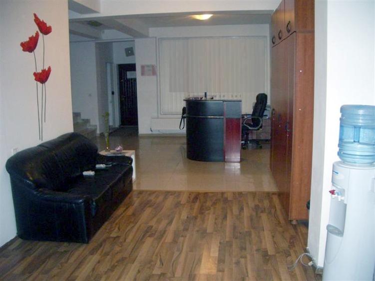 Zona Calea Calarasilor vila 14 camere