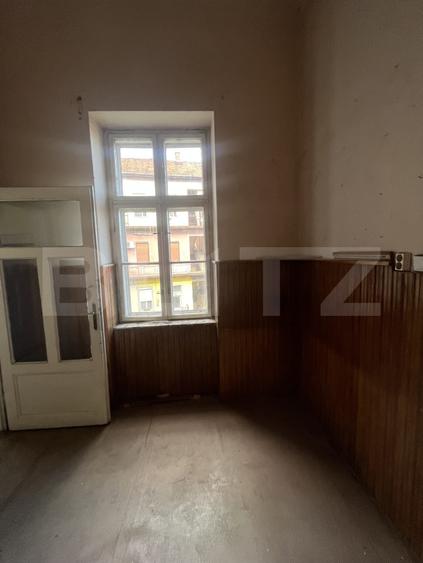 De vanzare – Apartament 110 mp, cladire istorica din 1906, zona ultra centrala