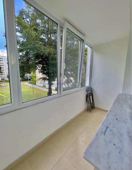 Apartament 3 camere, decomandat, Piață Flora, etaj 1