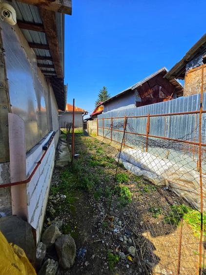 Casă 4 camere, 685 mp teren, renovată 2011 – Mănești, Zalhanaua