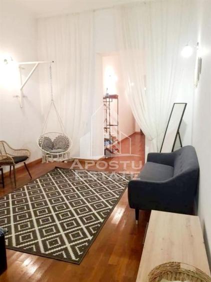 Apartament cu 2 camere , 66 mp , centrală proprie, zona Ultracentrala