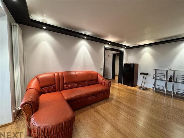 APARTAMENT 2 CAMERE , 2 STEJARI