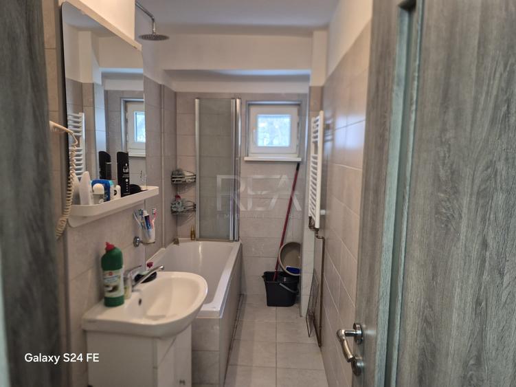 3 camere Tei decomandat, parter, an 1990, 72 mp