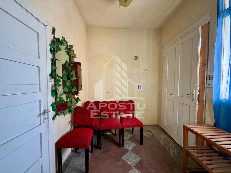 Casa cu garaj de vanzare, teren 739mp, zona Modern Lorena - Timisoara