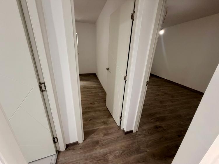 Casa P+1 la 1 km fata de metrou Aparatorii Patriei. 3 cam. Teren 110 mp