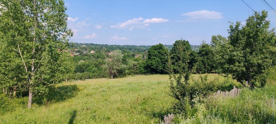 Oportunitate de Investiție | Teren cu Panoramă Montană | Vaideeni – Izvorul Rece