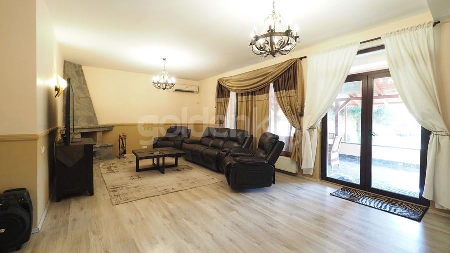Vila individuala cu 8 camere | 1000mp teren | panouri foto-voltaice