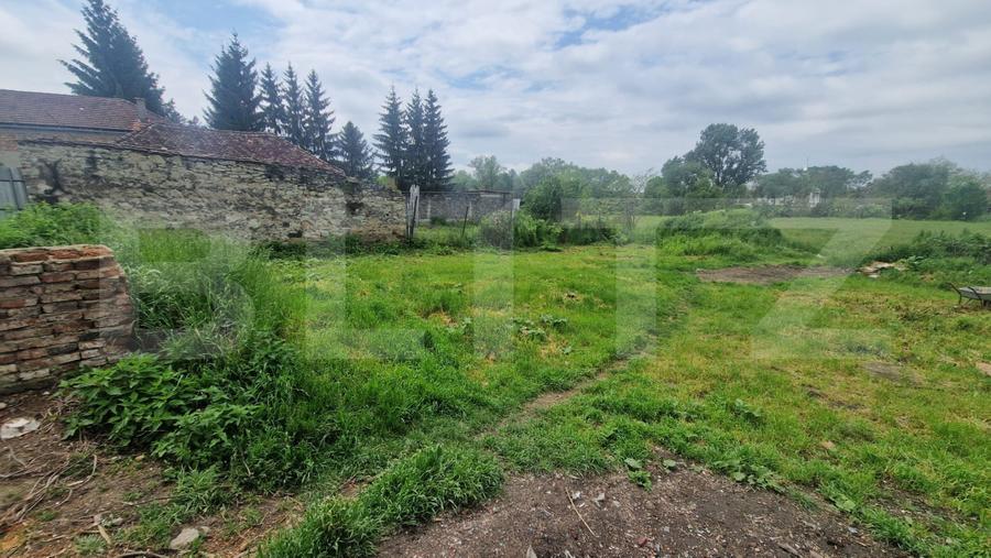 Casa cu teren 2000 mp la strada asfaltata langa Fagaras - Brasov