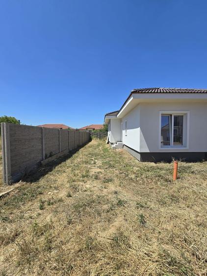 Duplex pe parter Mosnita Noua - Toate Utilitatile