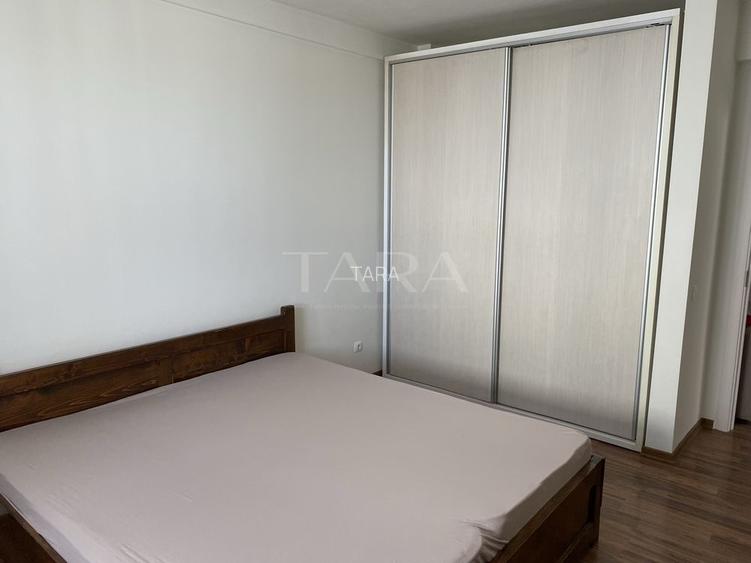 Apartament cu 3 camere, renovat, două balcoane, parcare, zona Teilor. - 4