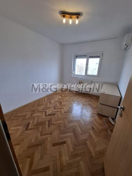 Aradului, 3 camere decomandat, 2 bai