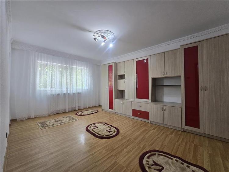 Apartament 2 camere de inchiriat zona Nord Bacau