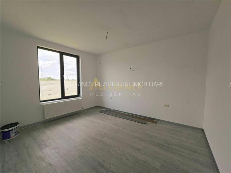 Casa - 444mp teren - 4 camere- camera tehnica- cartierul nou -154.990 euro - 2
