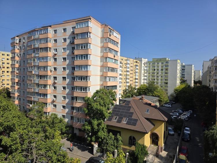Garsoniera de vânzare