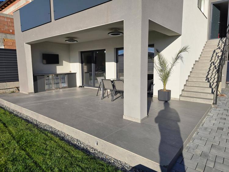 Casă individuală, 248 mp utili, teren 580 mp, piscină și jacuzzi | Auchan Iris