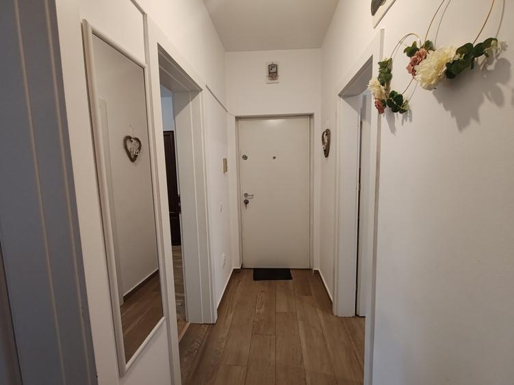 Apartament 2 camere liber la vanzare zona Centrul Civic
