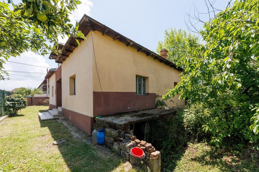 Casa cu teren - Prundu-Ideala pentru locuit sau dezvoltare imobiliara