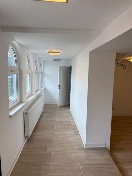 Jiului Inchiriez casa individuala recent renovata 2 cam curte 200 mp,anexa
