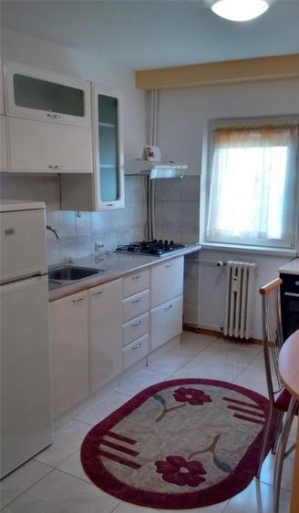 Apartament de închiriat cu 3 camere, zona Icil