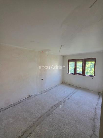 Apartament 4 camere, 2 băi – 90 mp – Zona de Vest, etaj 3/4