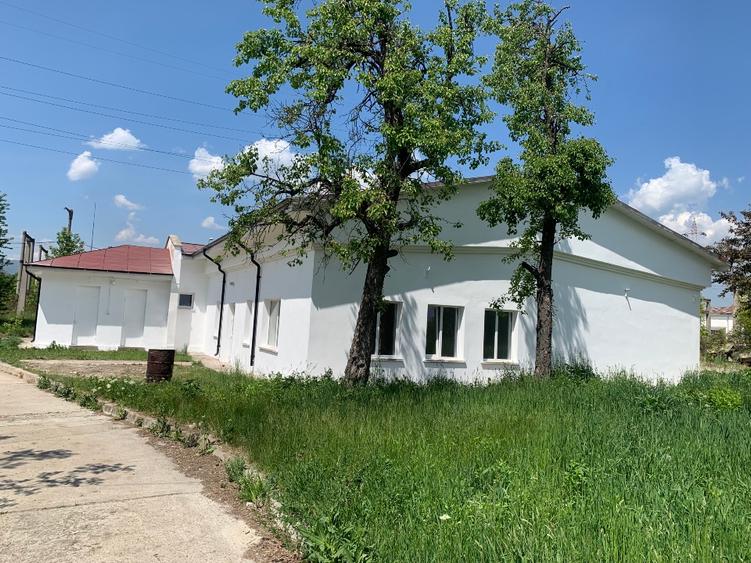 Vânzare hală și garaje