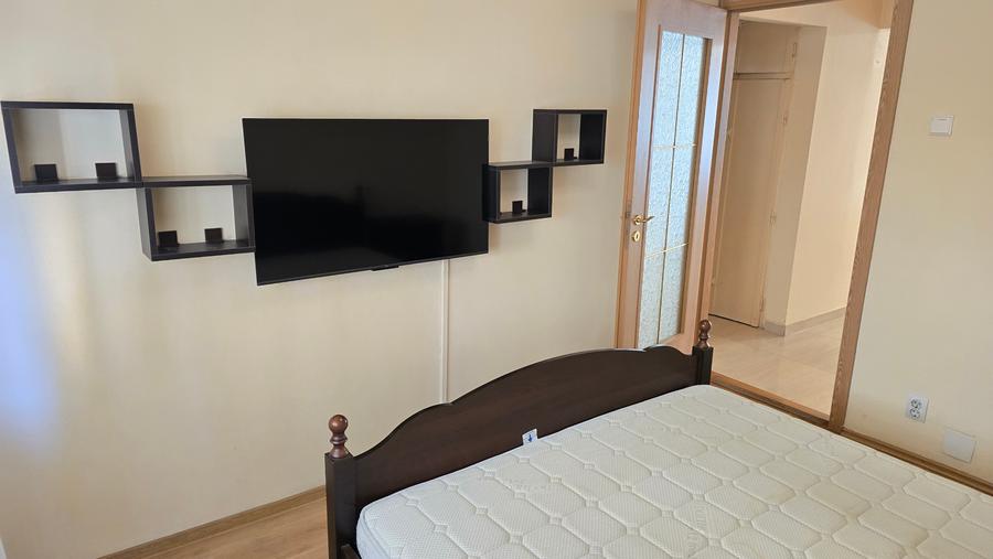 Inchiriez apartament 3 camere decomandat in Deva, zona I. Creanga, parter inalt,