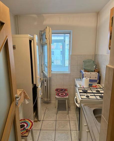 Apartament 2 camere, decomandat, zona Tg Cucu