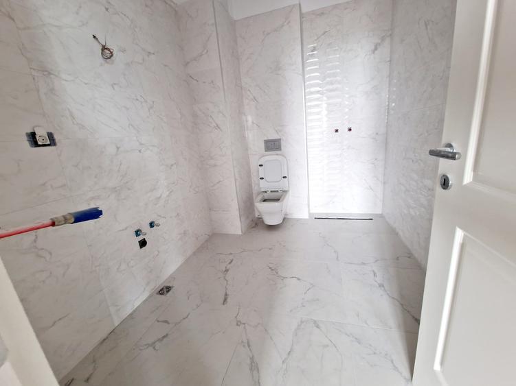 Penthouse cu 4 camere, 416mp inclus terasa , la 200 m de rond Pipera