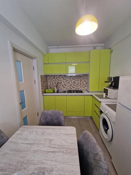 Mamaia Nord(Leon Beach)- 2 camere decomandate mobilat-utilat-98.000euro