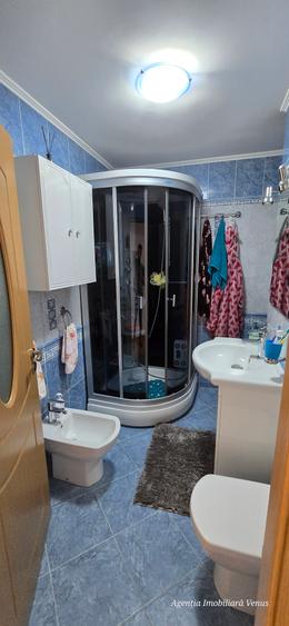 Apartament 2 camere etaj 2 zona Scolii 11