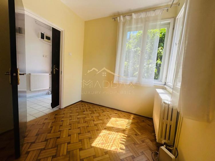 Casa/ Vila 4 camere in Domenii***