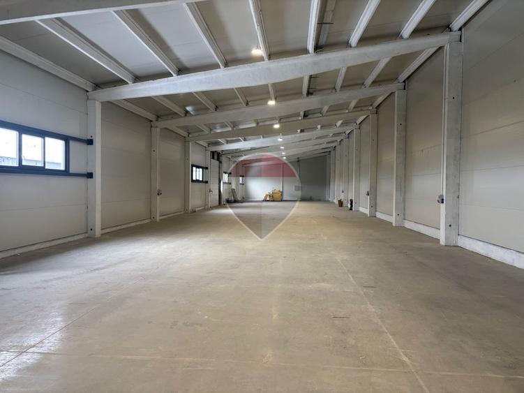 Hală industrială noua 868 mp, curte 720 mp, 2 porti de acces