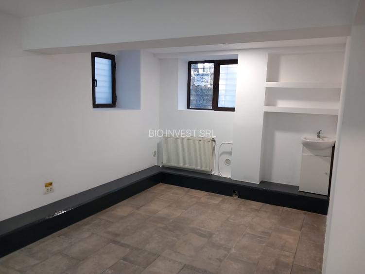 de vanzare Spatiu Comercial - 2