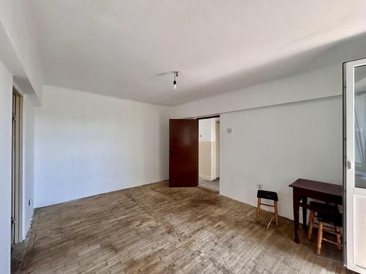 Apartament 2 camere, semidecomandat, Central, Ploiesti