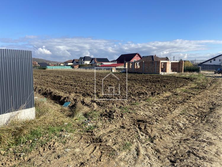 Teren intravilan pentru casa în Cristian cu PUZ