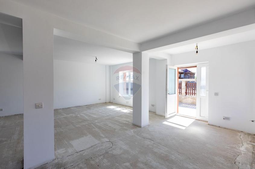 Spatiu comercial 58 mp utili de inchiriat, zona Calea Barladului